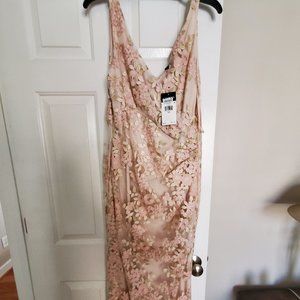 Absolutely gorgeous pink & gold gown by Lauren.